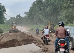 नारायणगढ–बुटवल सडक निर्माणकार्य अत्यन्तै सुस्त, सवारीसाधन चलाउनै नसक्ने अवस्था